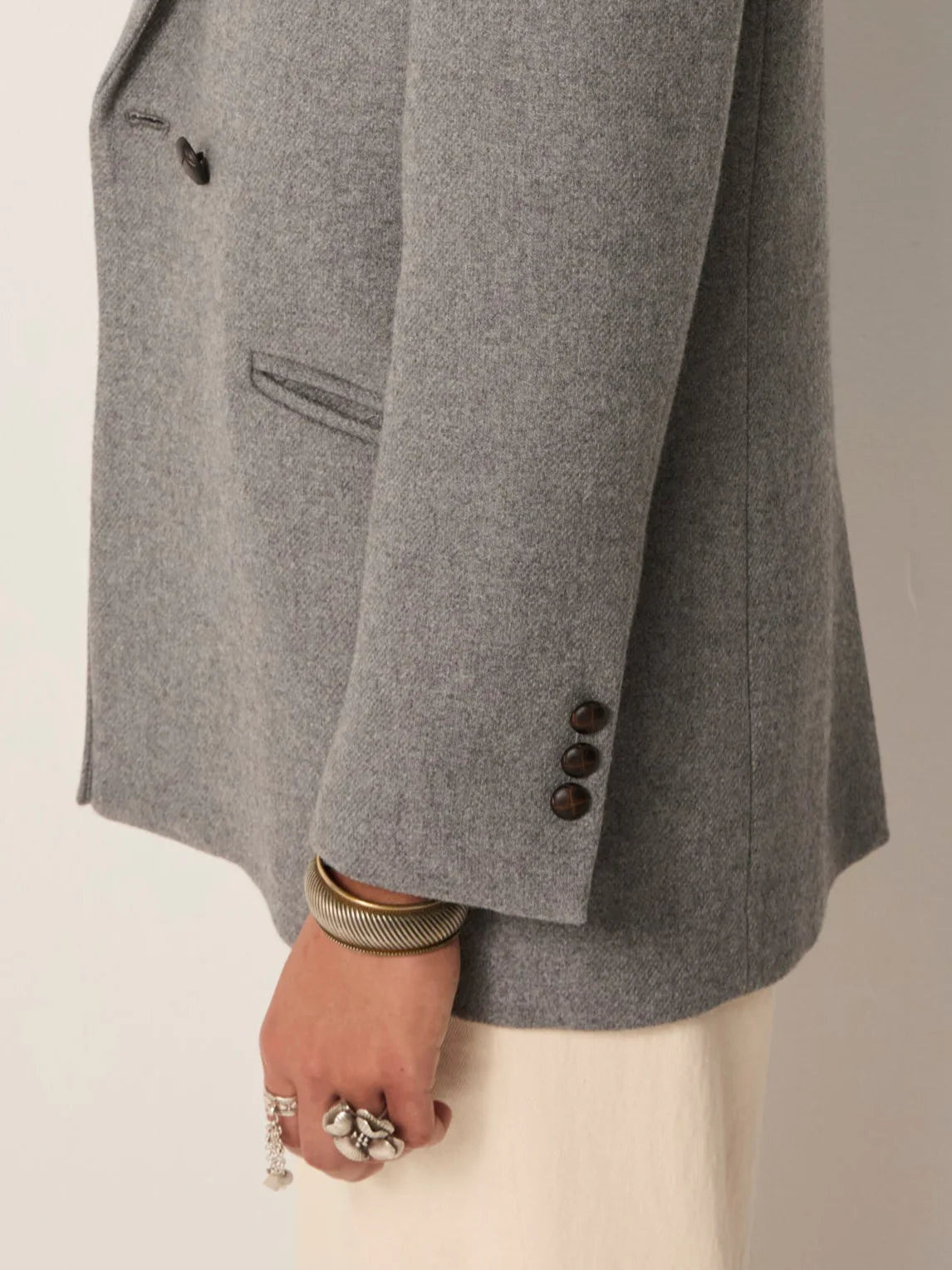 maison_hotel_grey_blazer_anna