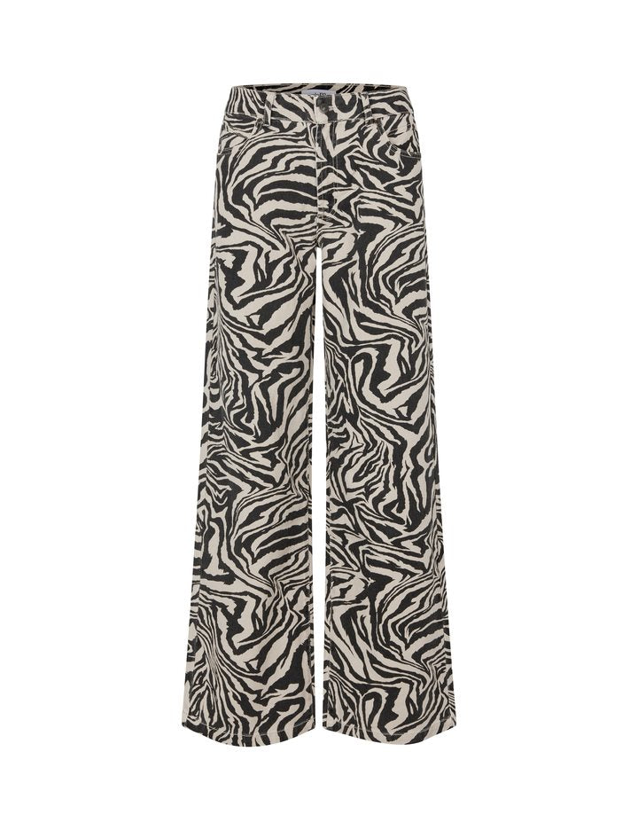 mbyM, Pyras-M jeans